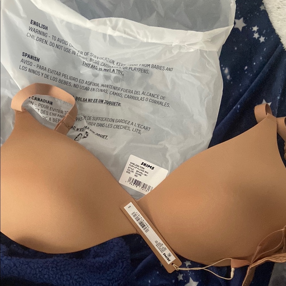 NWT SKIMS seamless Push-up plunge Bra 36D